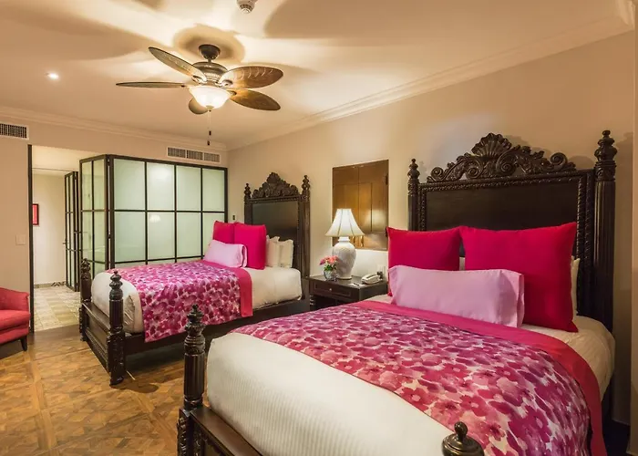 Vista Encantada & Residences
