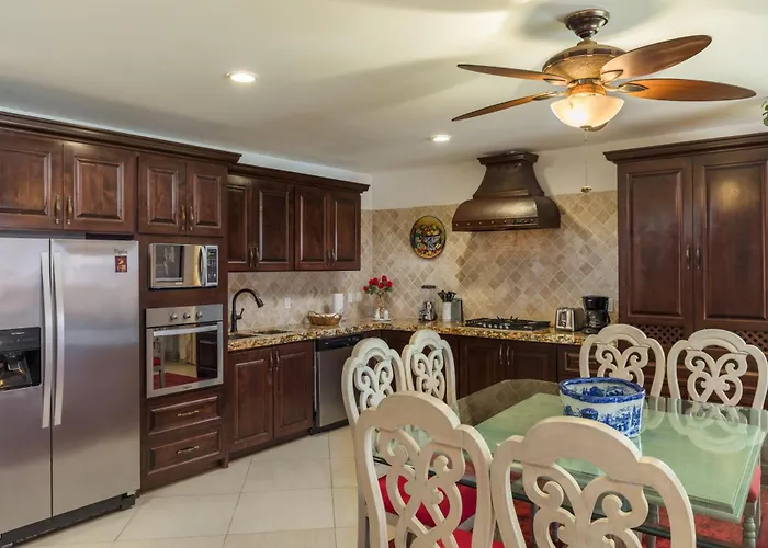 Vista Encantada & Residences