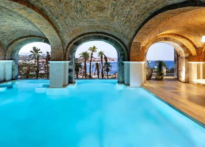 Hotel Vista Encantada & Residences