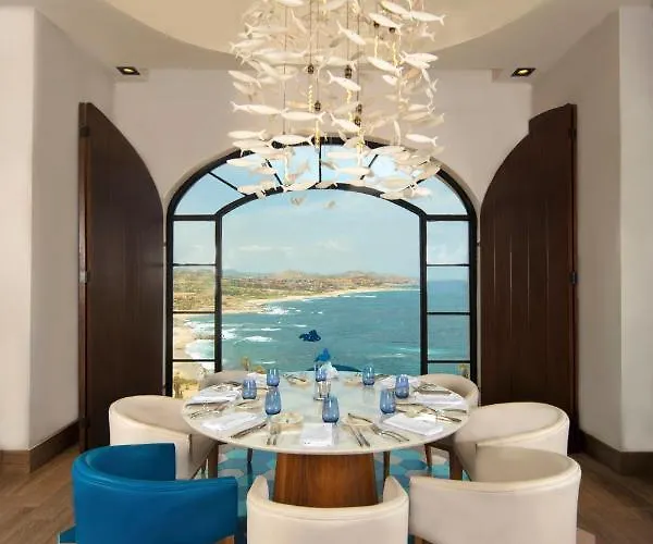 Vista Encantada & Residences Hotel